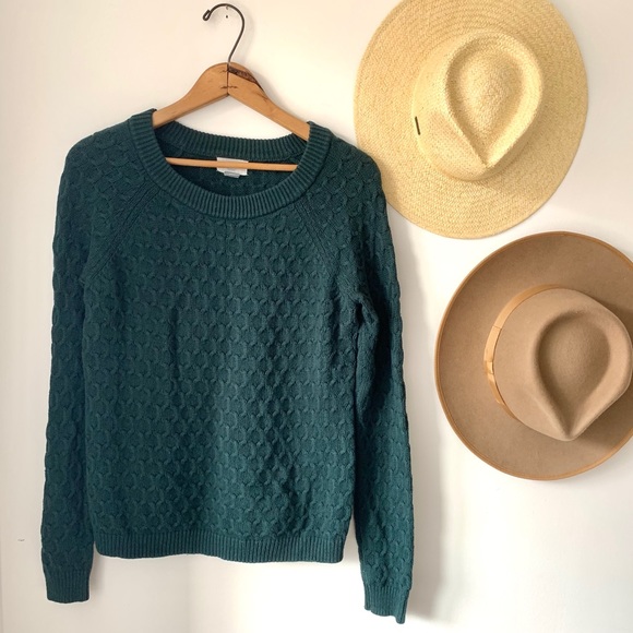 Old Navy Sweaters - Old Navy pine green knit crew neck sweater